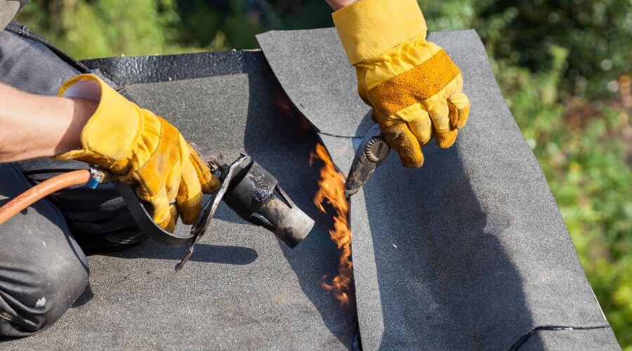 Professional gutter cleaning in Dallas, GA